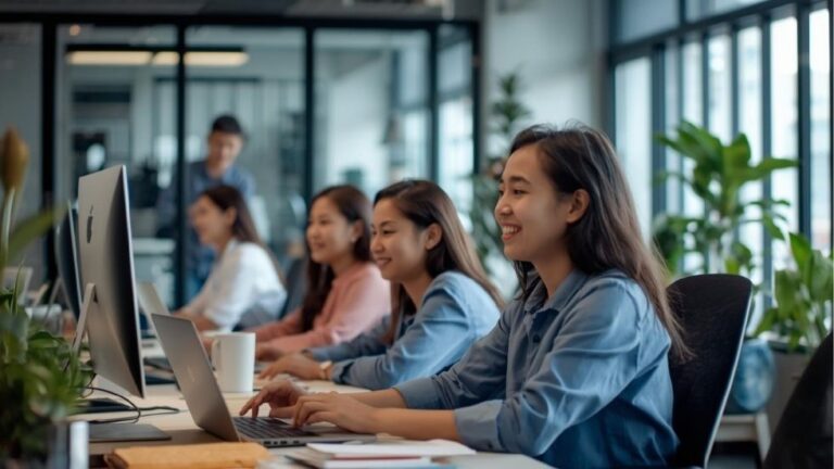 filipino-employees-working